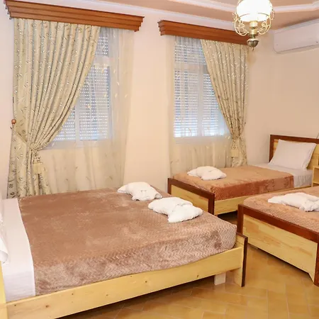 Jatroi בית הארחה