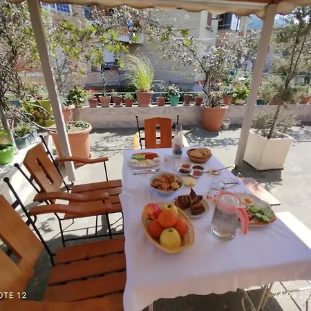 Jatroi Guest house *