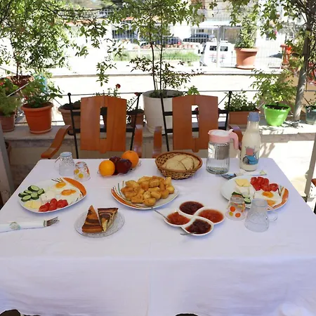 Guest house Jatroi Berat