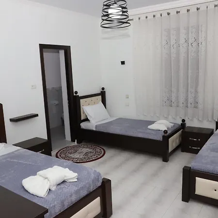 Jatroi בית הארחה 3*