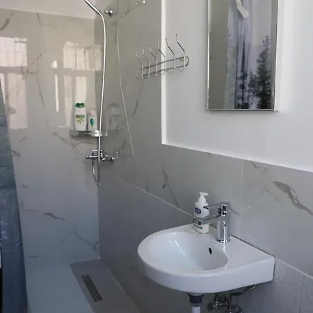 Guest house Jatroi