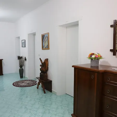 Jatroi בית הארחה