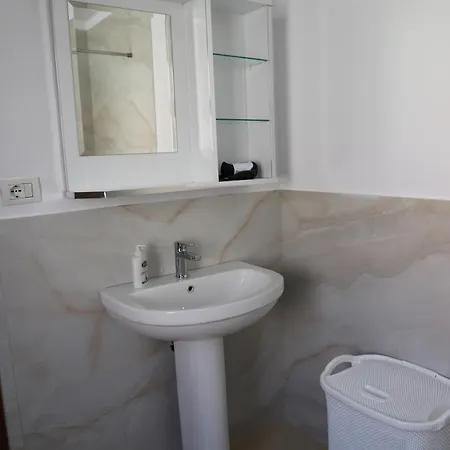 Guest house Jatroi