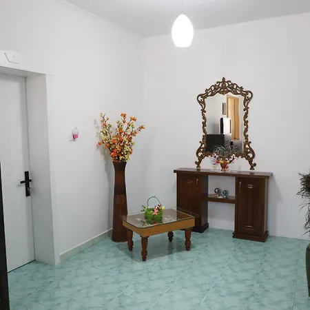 Jatroi Guest house *