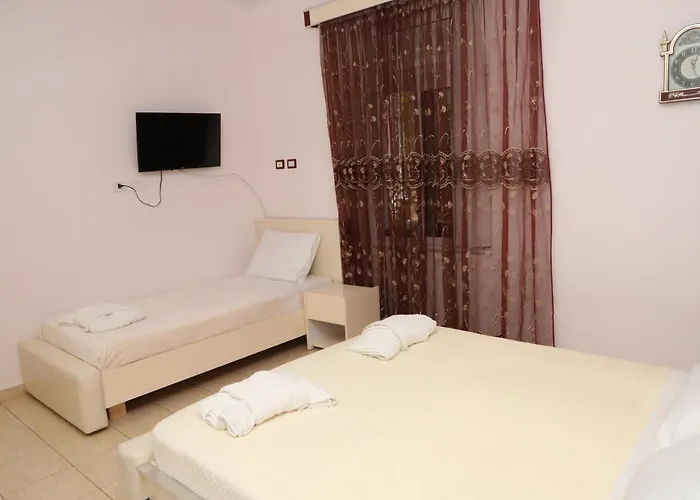 Guest house Jatroi 3*